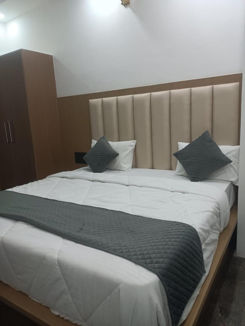 Hotel Golden Door Mathura Exterior foto