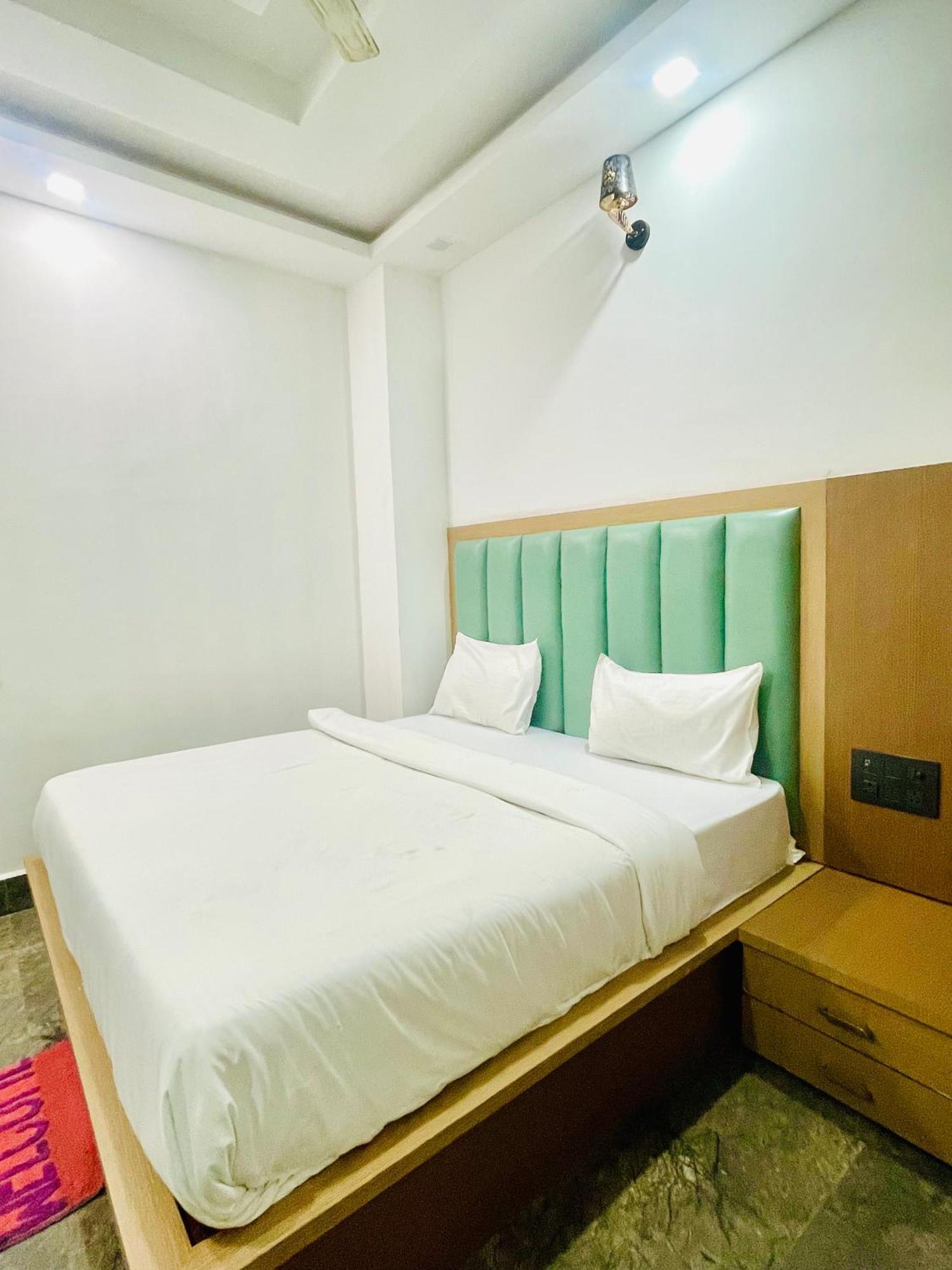 Hotel Golden Door Mathura Exterior foto