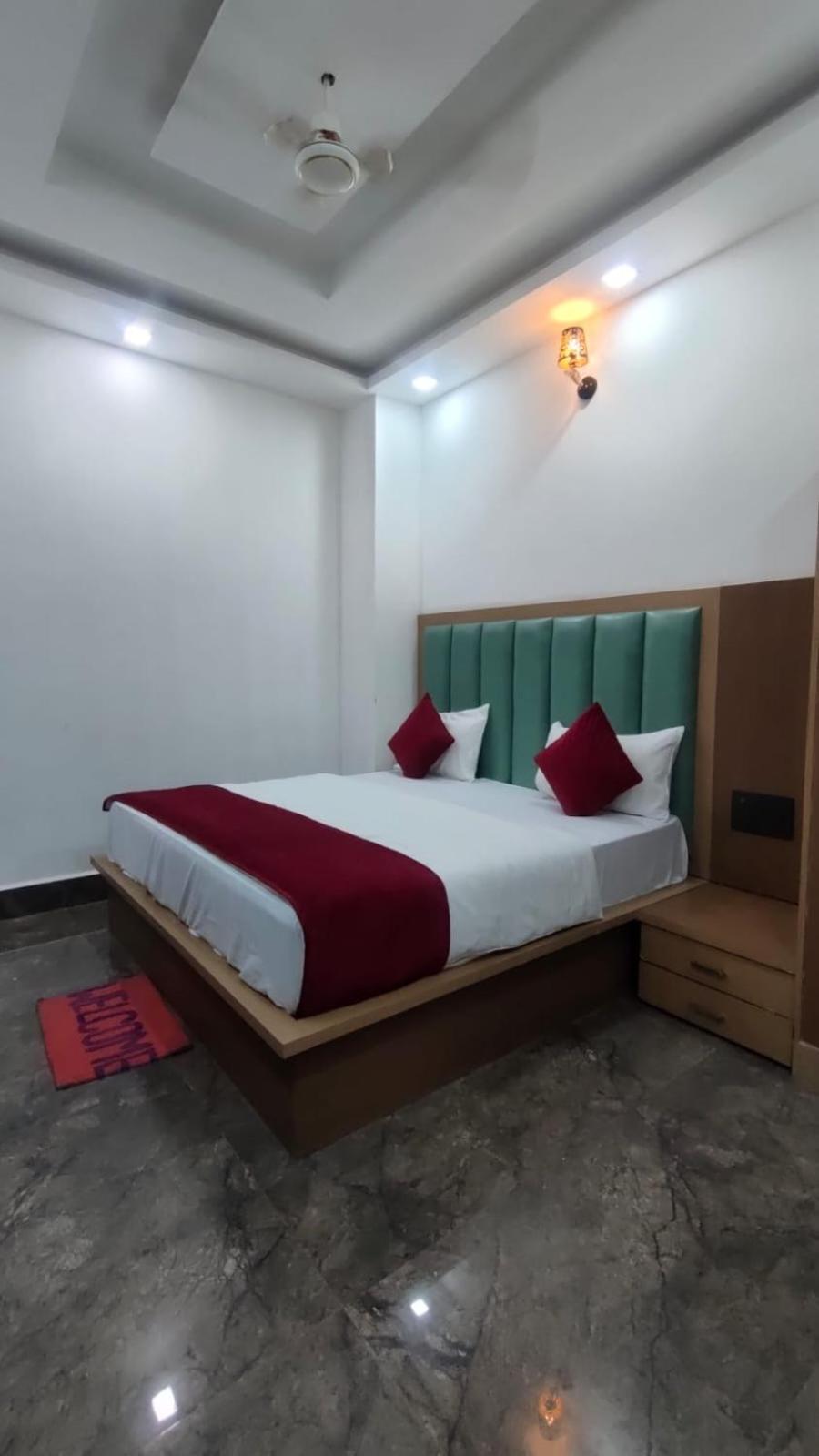 Hotel Golden Door Mathura Exterior foto